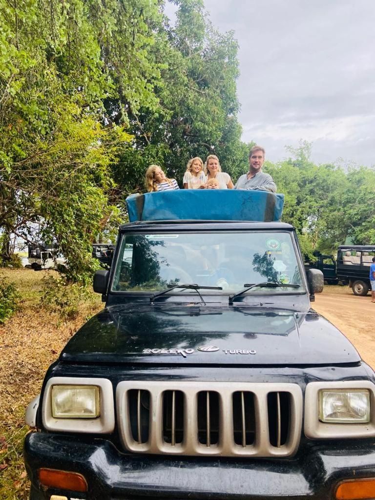 Shan Mango Homestay Sigiriya Bagian luar foto