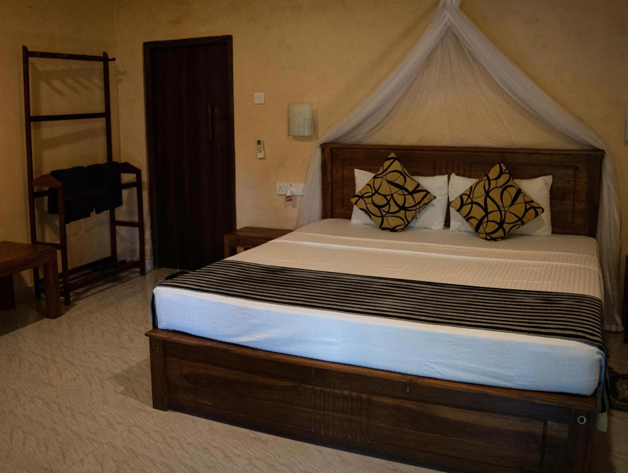 Shan Mango Homestay Sigiriya Bagian luar foto