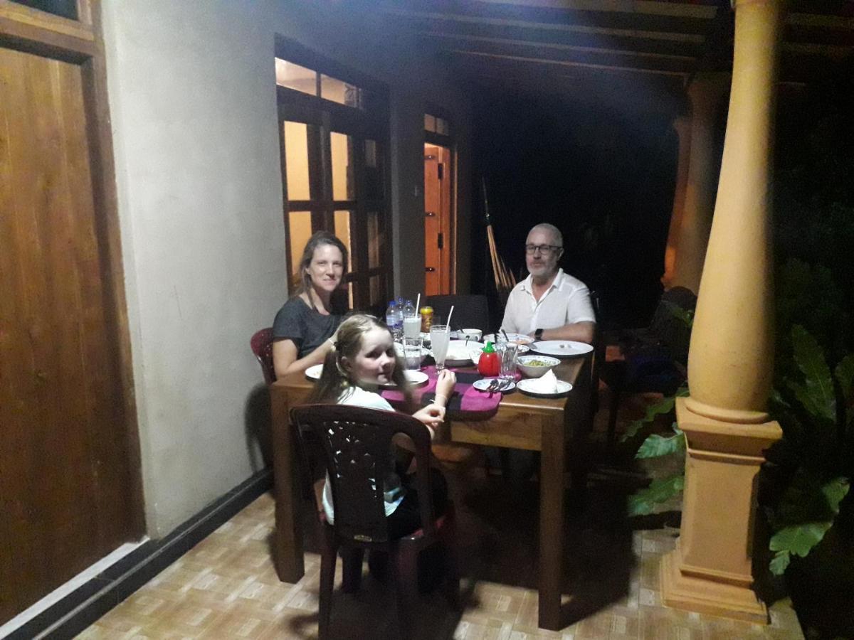 Shan Mango Homestay Sigiriya Bagian luar foto